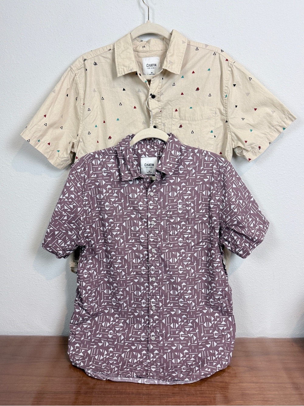 2 Katin Short-Sleeve Button-Down Shirts M